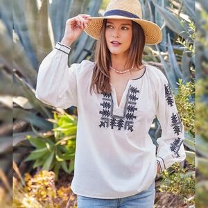 Karen Kane Women's Embroidered Peasant Long sleeve Blouse Bohemian cotton Top M